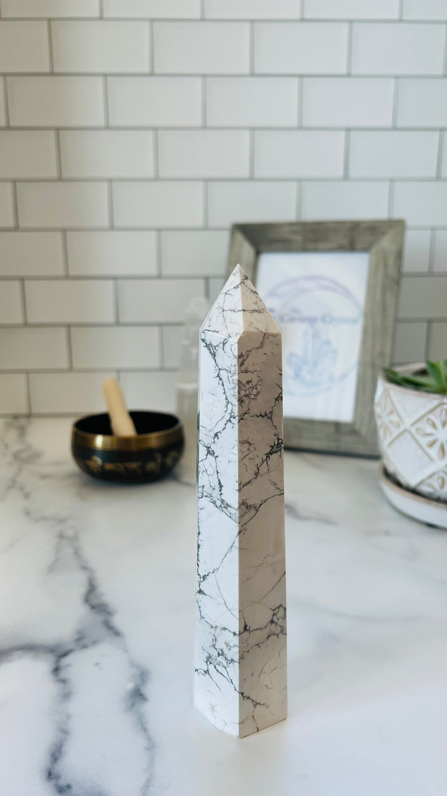 Howlite Tower || Howlite Crystals || Howlite Stone || White and Gray Stone Tower || Approx 7 7/16" tall 1 3/4 wide and 1 pound 1.3oz ||