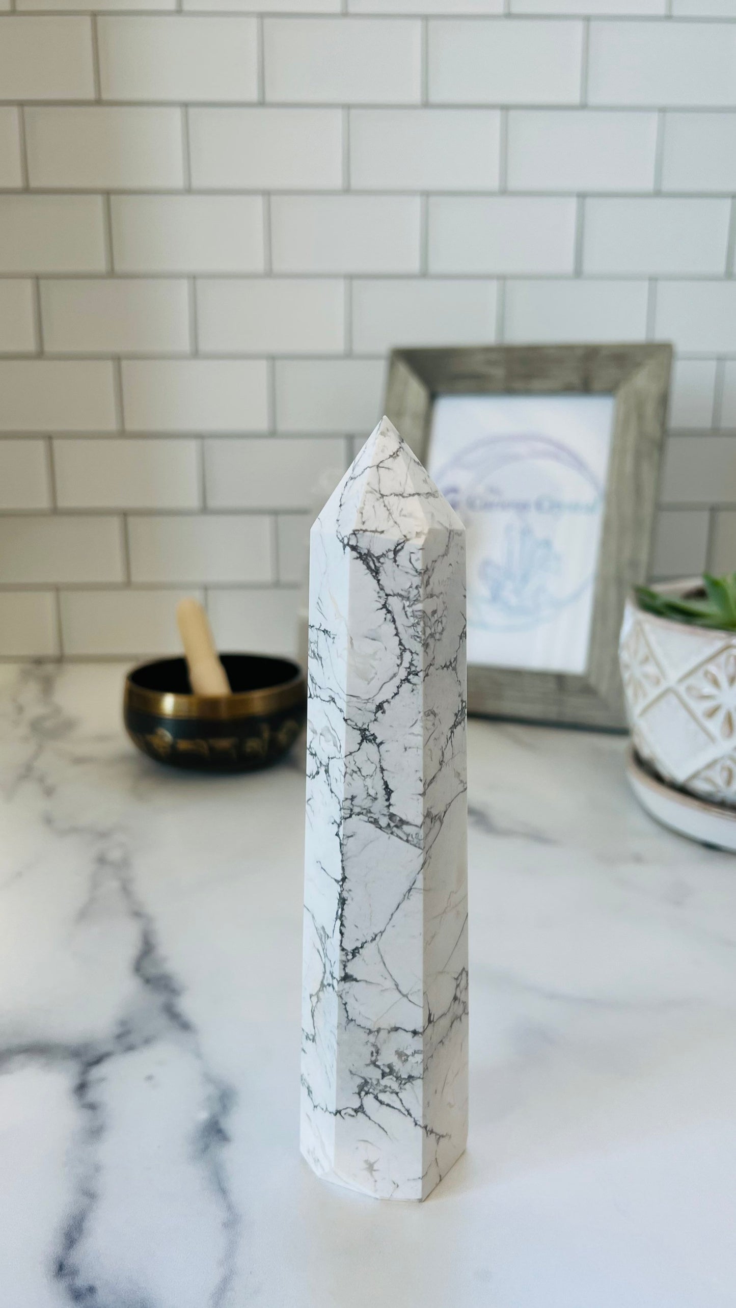 Howlite Tower || Howlite Crystals || Howlite Stone || White and Gray Stone Tower || Approx 7 7/16" tall 1 3/4 wide and 1 pound 1.3oz ||