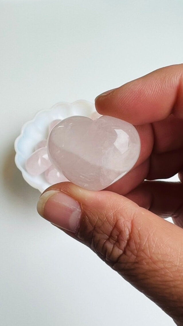 Adorable Rose Quartz puffy heart, 1 (one) hand carved pink quartz heart, small rose quartz, love stone, approx 1 inch