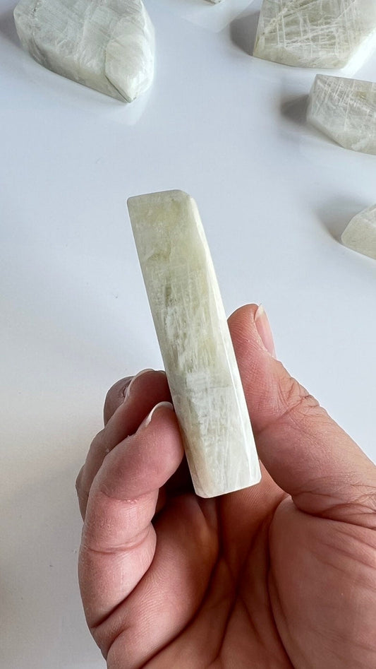 AA White Moonstone Free form with stunning Blue Flash 4 inches 6.8 ounces (2 -68) Very Flashy Moonstone Blue.