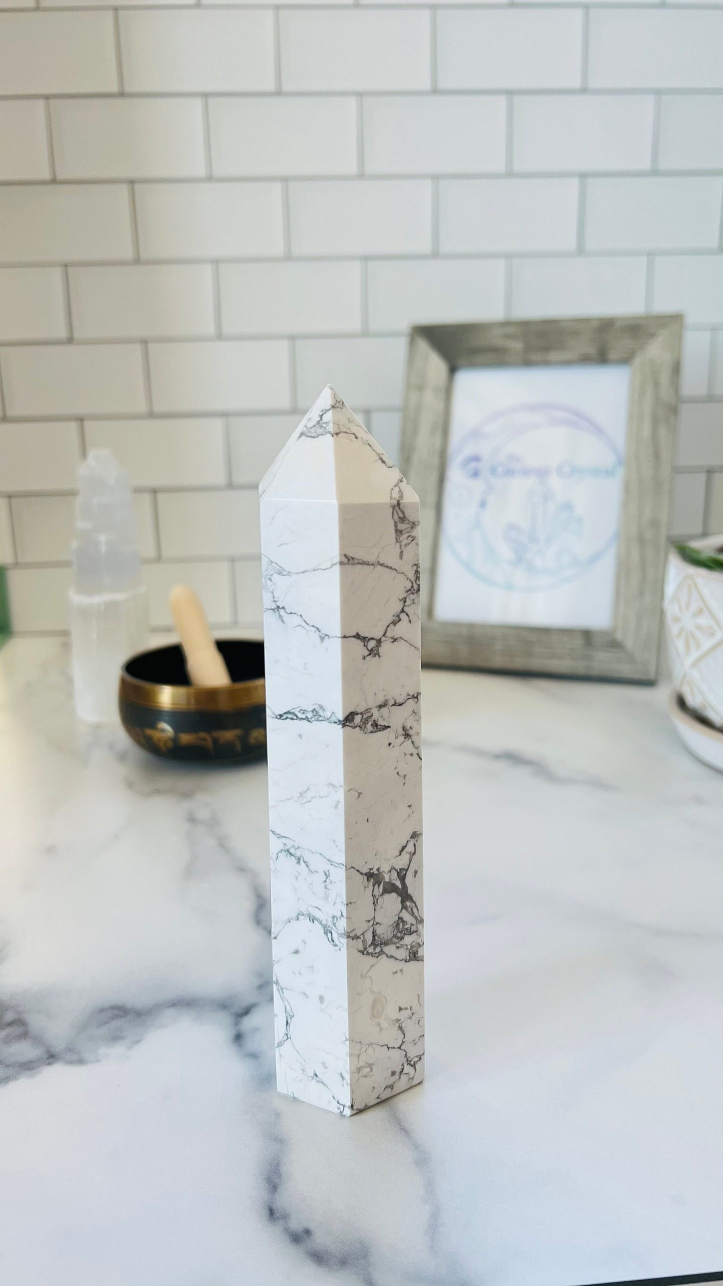 Howlite Tower || Howlite Crystals || Howlite Stone || White and Gray Stone Tower || 7 1/4 x 1 3/4 and 1.3 pounds ||