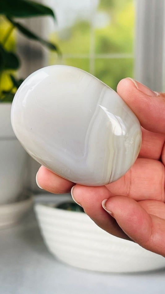 Gorgeous agate Palm Stone, 2 inches x 1 1/2 inches, Banded neutral colors,