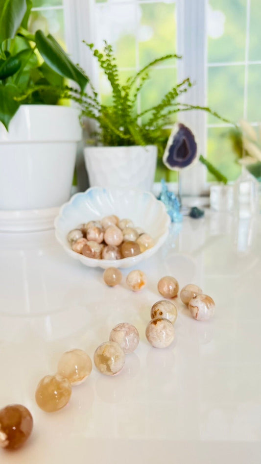 Flower agate mini sphere, marble, orb, 15-20mm each Chalcedony with flower shaped inclusions, agate crystal balls, Random selection ,