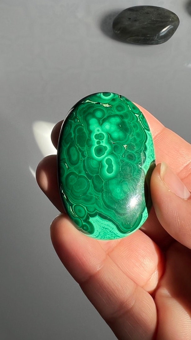 Congo Malachite Palm Stone with gorgeous pattern, High Quality and Shine surface, 2 3/8 inches 2.9 ounces