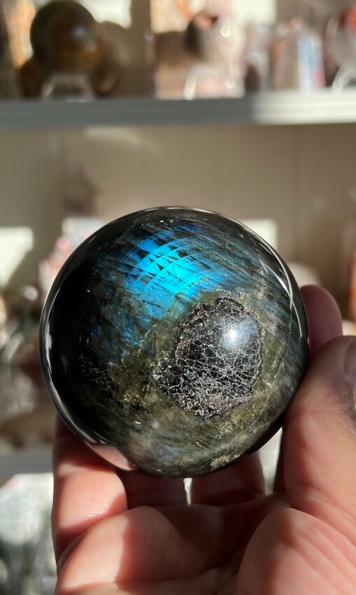Gorgeous AA+ Labradorite Sphere (73mm) with stunning flash. Acrylic stand included