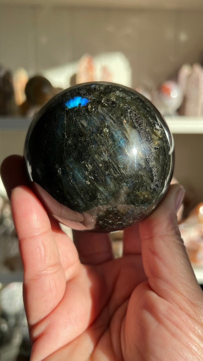 Gorgeous AA+ Labradorite Sphere (73mm) with stunning flash. Acrylic stand included