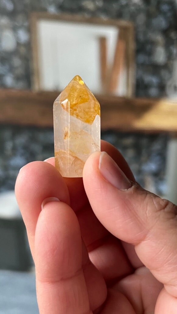 MINI Golden Healer Quartz points, small Quartz points with Iron Oxide inclusions