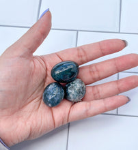 Load image into Gallery viewer, Tumbled Moss Agate Gemstones, Randomly Selected Polished Stones, Decorative Crystal for home or office, Pocket Crystal
