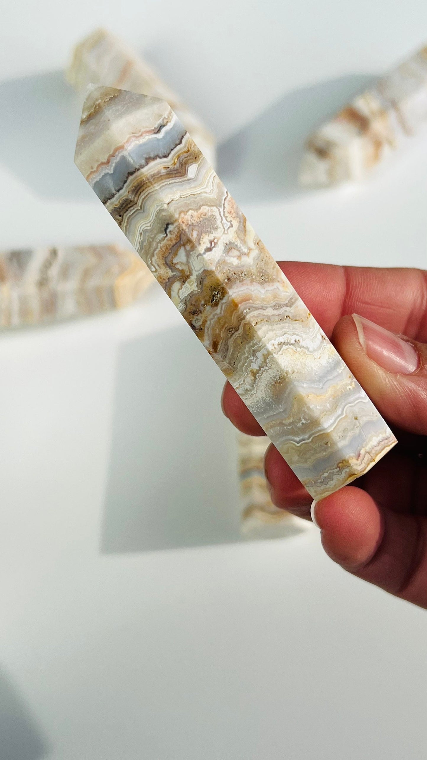 Mexico Agate Tower ||  Creme and neutral color Crystal || Beautifully banded || Neutral aesthetic || 3.5" tall and approx 1." wide 2.89 oz.