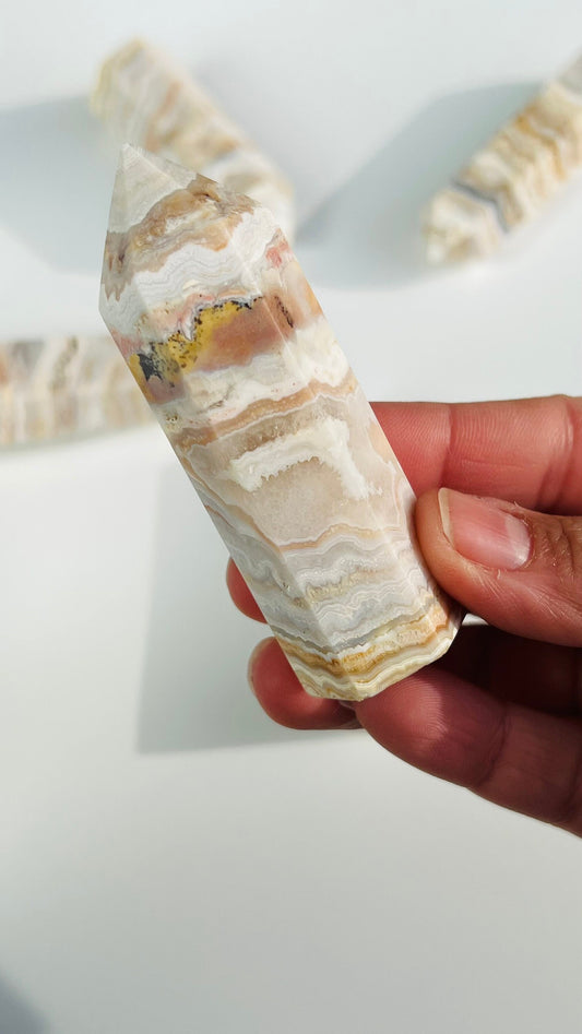 Mexico Agate Tower || Creme and neutral color Crystal || Beautifully banded || Neutral aesthetic || 3.25" tall and approx 1." wide 3.2 oz.