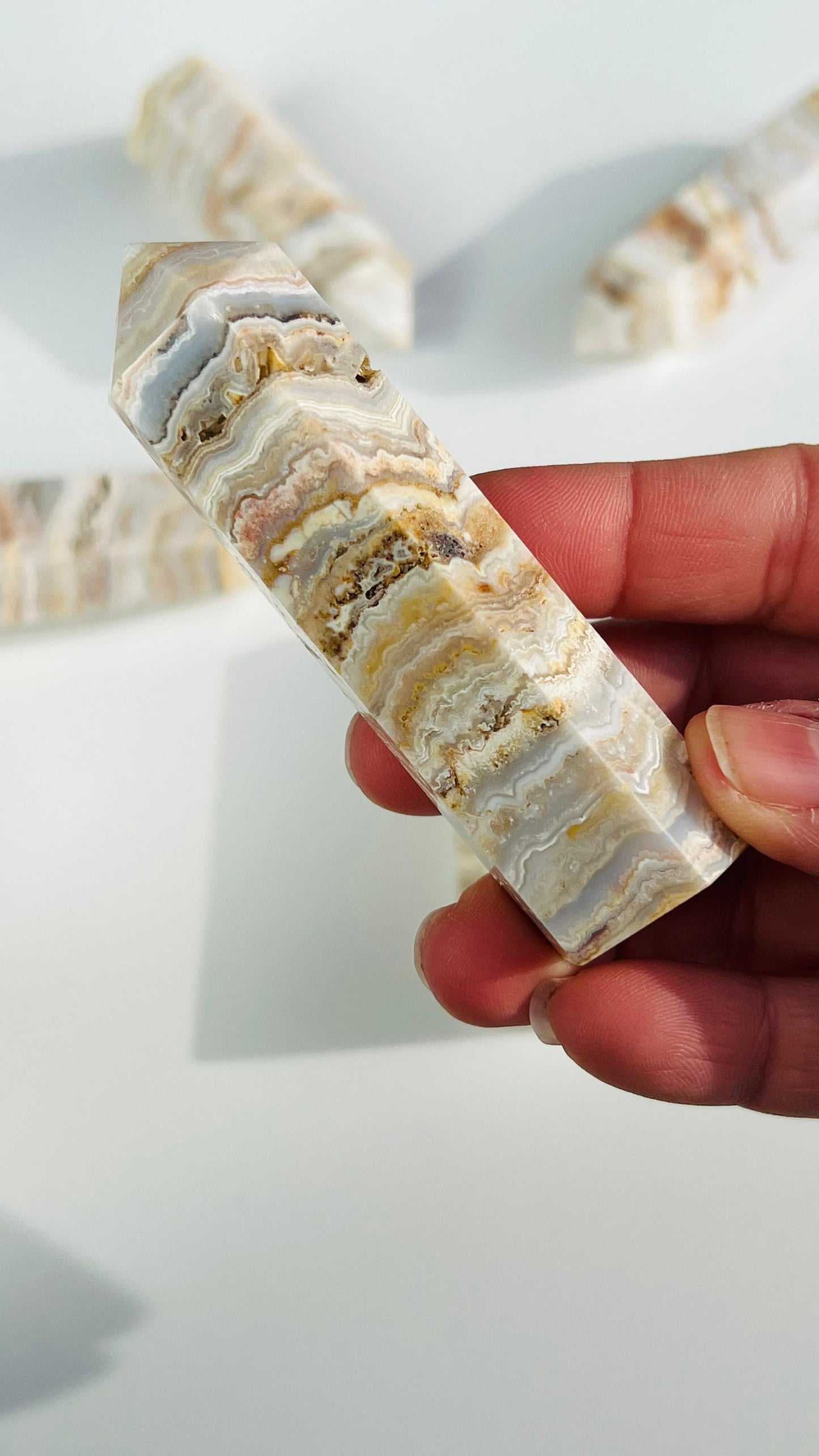 Mexico Agate Tower ||  Creme and neutral color Crystal || Beautifully banded || Neutral aesthetic || 3.5" tall and approx 1." wide 2.89 oz.